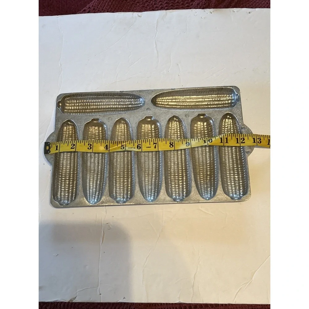 Vintage Cast Aluminum 9 Stick Cornstick Pan 12 7/8'' X 7 1/2